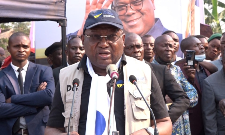 Quand les routes restent sales, mais les comptes bancaires bien nettoyés ! : Le DG Nico Nzau de l’ACGT au cœur d’un assainissement financier trouble