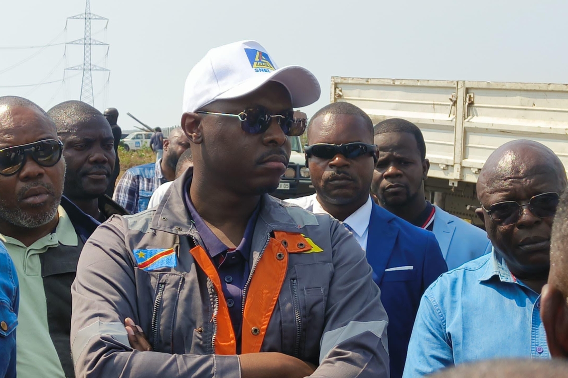 FACTURES SALEES, SERVICE DEPLORABLE A LA SNEL : Teddy Lwamba l'homme qui dirige l'obscurité !